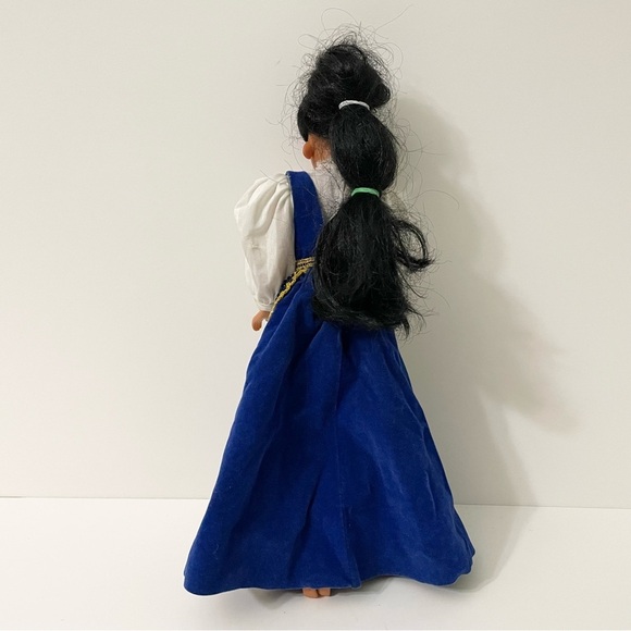 Vintage Aladdin Jasmine Doll in Barbie Icelandic Outfit - Picture 6 of 16